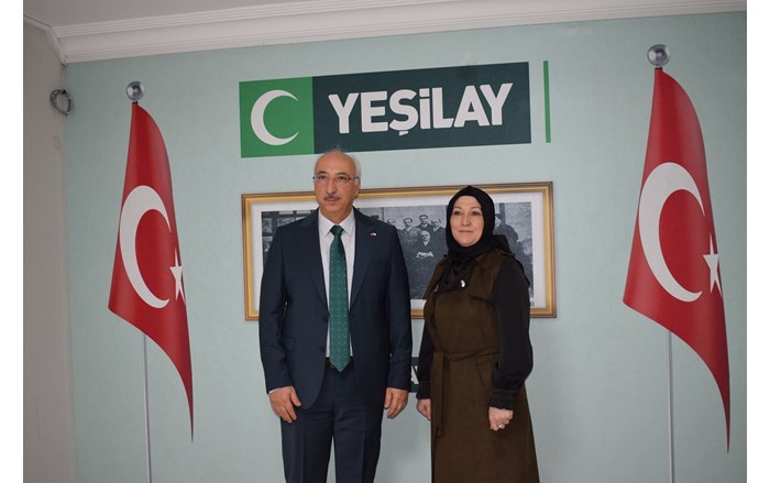 2018 yılından beri Yeşilay Şube Başkanı olan İsmail Türker Ejder, görevini Bedriye Cengil'e devretti