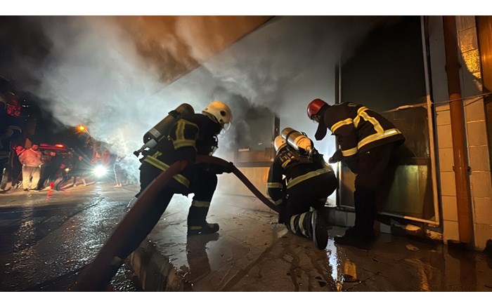24 saat hizmet veren ekipler, yangın müdahalelerinin yanı sıra kurtarma çalışmalarına da katıldı