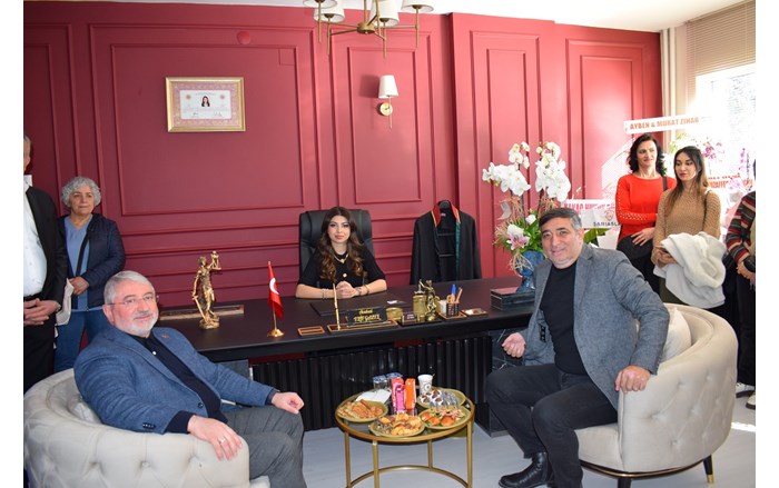 Açılışa Belediye Başkanı Aşgın ile Baro Başkanı Kalıpcı da katıldı