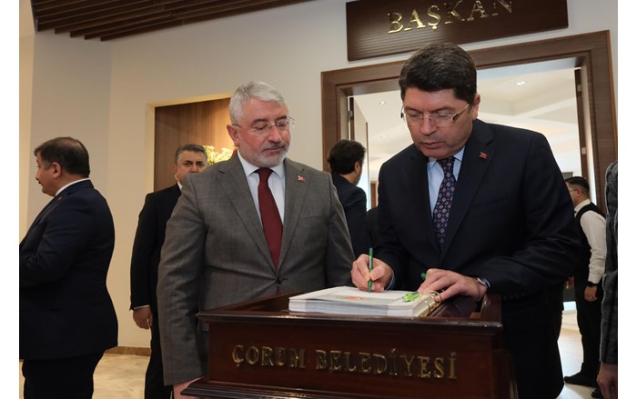 Adalet Bakanı Yılmaz Tunç, Çorum Belediyesini ziyaret etti (3)
