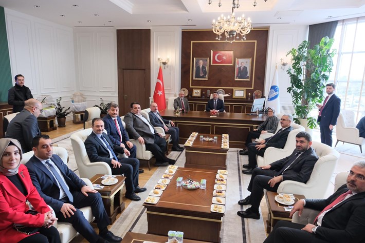 Adalet Bakanı Yılmaz Tunç, Çorum Belediyesini ziyaret etti (4)