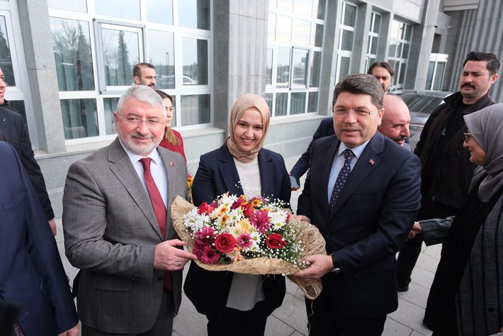 Adalet Bakanı Yılmaz Tunç, Çorum Belediyesini ziyaret etti (5)