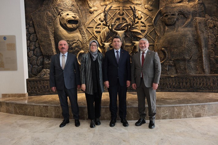 Adalet Bakanı Yılmaz Tunç, Çorum Belediyesini ziyaret etti (6)