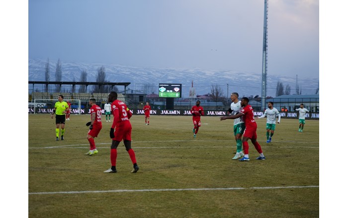 Ahlatcı Çorum FK, Iğdır'a 1 0 yenildi (1)