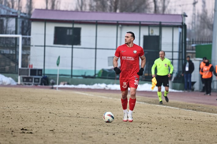 Ahlatcı Çorum FK, Iğdır'a 1 0 yenildi (11)