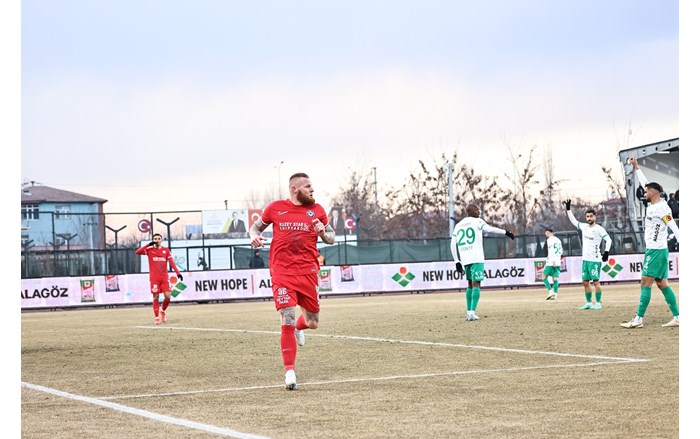 Ahlatcı Çorum FK, Iğdır'a 1 0 yenildi (12)