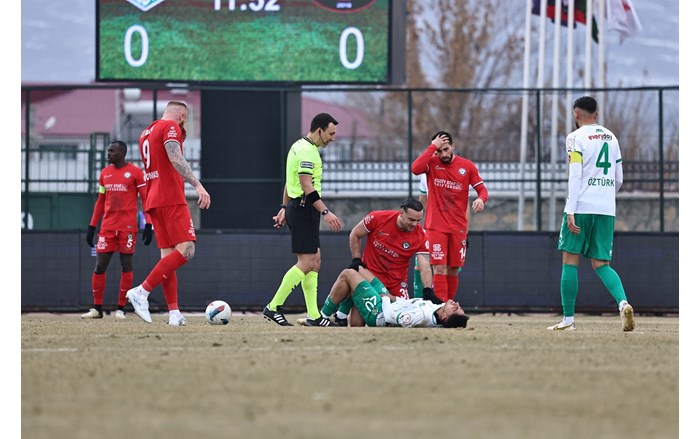 Ahlatcı Çorum FK, Iğdır'a 1 0 yenildi (4)