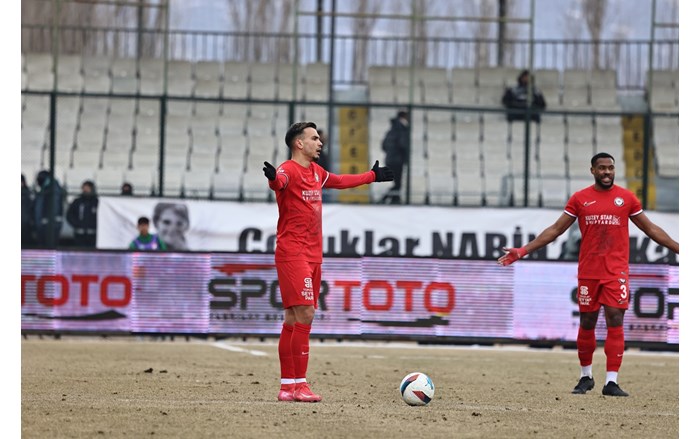 Ahlatcı Çorum FK, Iğdır'a 1 0 yenildi (5)