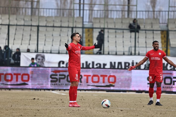 Ahlatcı Çorum FK, Iğdır'a 1 0 yenildi (5)