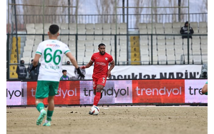 Ahlatcı Çorum FK, Iğdır'a 1 0 yenildi (6)