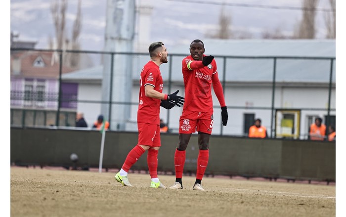 Ahlatcı Çorum FK, Iğdır'a 1 0 yenildi (7)