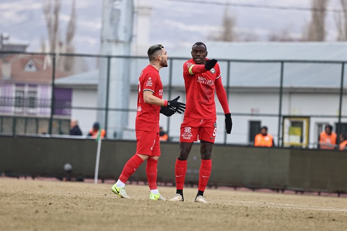 Ahlatcı Çorum FK, Iğdır'a 1 0 yenildi (7)