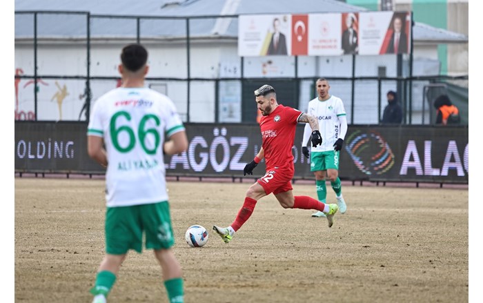 Ahlatcı Çorum FK, Iğdır'a 1 0 yenildi (8)