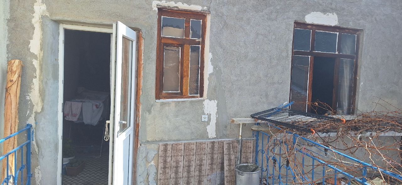 Ahşap evde çıkan yangını itfaiye söndürdü (2)