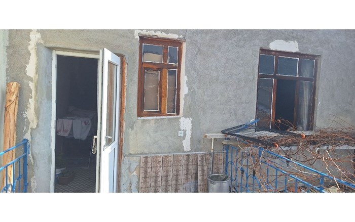 Ahşap evde çıkan yangını itfaiye söndürdü (2)