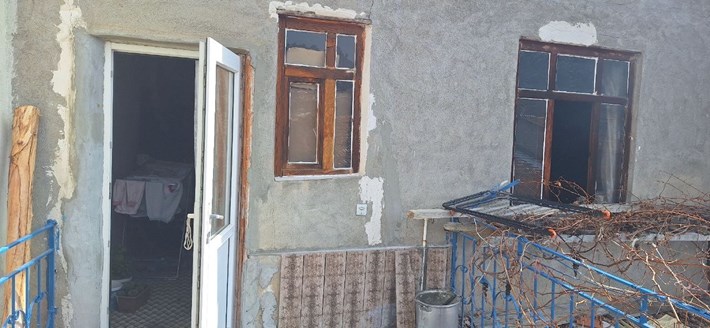 Ahşap evde çıkan yangını itfaiye söndürdü (2)