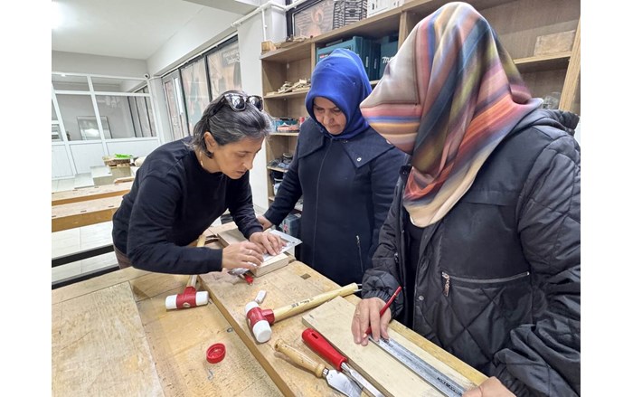 Ahşap Tasarım ve Mobilya Atölyesi’nde kurslar başladı