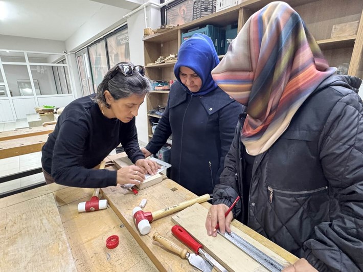 Ahşap Tasarım ve Mobilya Atölyesi’nde kurslar başladı