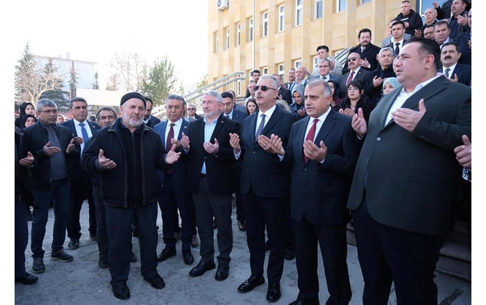 AK Parti Çorum İl Başkanı Yakup Alar, mazbata aldı (1)