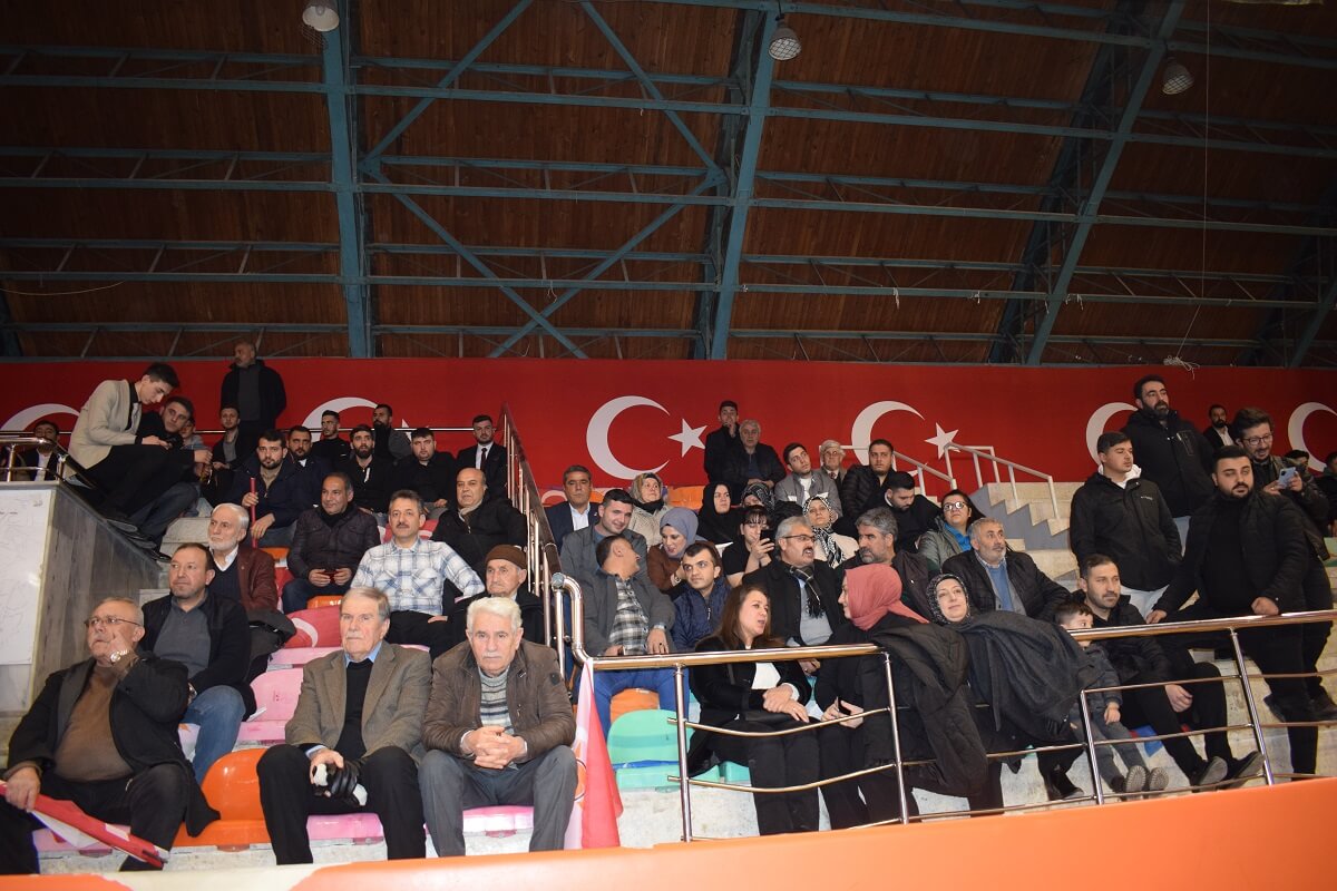 AK Parti Çorum Merkez İlçe Kongresine katılanlar (1)