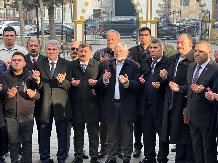 AK Partililer Hıdırlık'ta dua ederek göreve başladı (1)