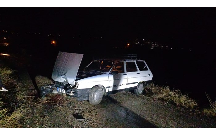 Alkollü olduğu belirlenen sürücü kaza yaptı, aracını bırakıp hastaneye gitti (4)