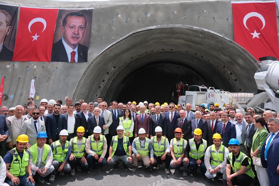 Ankara Kırıkkale Çorum Samsun Hızlı Tren Projesi'nin 120 kilometrelik Delice Çorum etabının temeli atıldı (3)