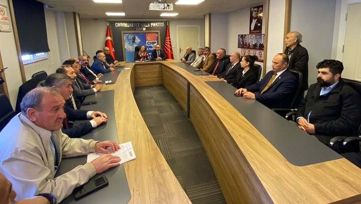 Aylin Nazlıaka'nın basın toplantısına çok sayıda parti yöneticisi katıldı (2)