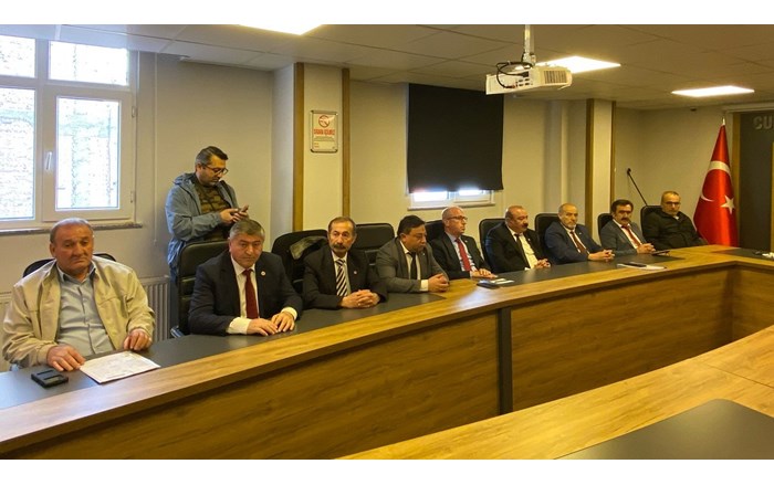 Aylin Nazlıaka'nın basın toplantısına çok sayıda parti yöneticisi katıldı (4)