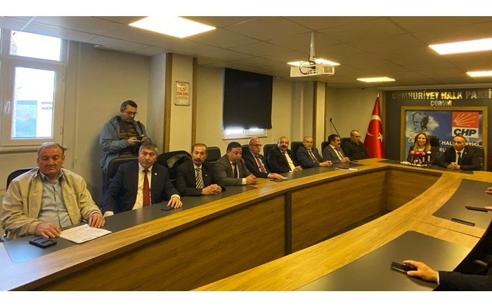 Aylin Nazlıaka'nın basın toplantısına çok sayıda parti yöneticisi katıldı (6)