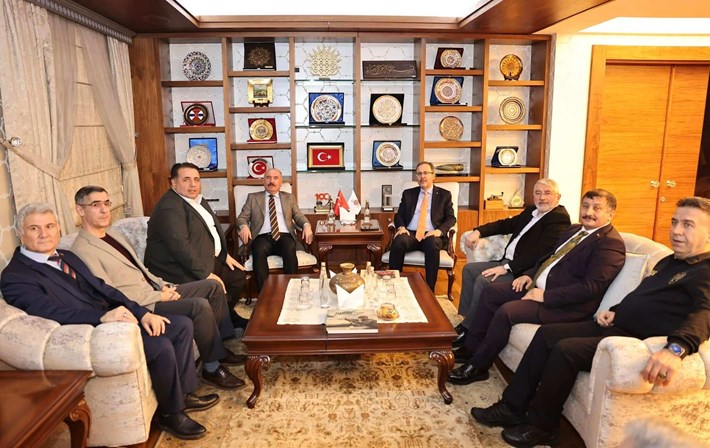 Bakan Kasapoğlu, Çorum protokolünden bilgi aldı