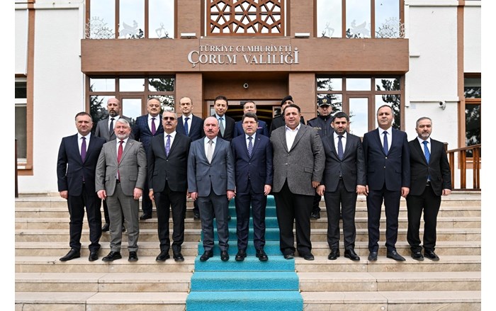 Bakan Tunç, Çorum Valiliğini ziyaret etti (1)