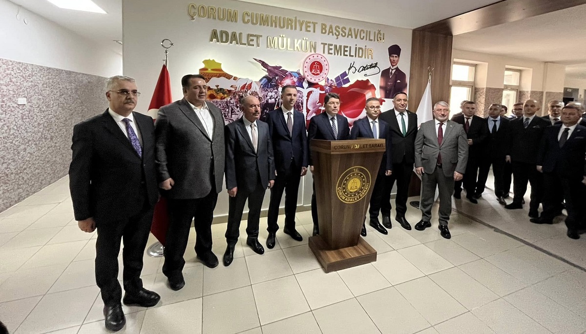 Bakan Yılmaz Tunç, Çorum Adliye Sarayı ve Baro Başkanlığını ziyaret etti (1)