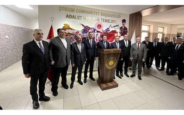 Bakan Yılmaz Tunç, Çorum Adliye Sarayı ve Baro Başkanlığını ziyaret etti (1)