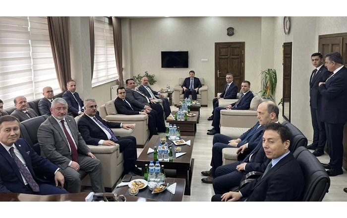 Bakan Yılmaz Tunç, Çorum Adliye Sarayı ve Baro Başkanlığını ziyaret etti (3)