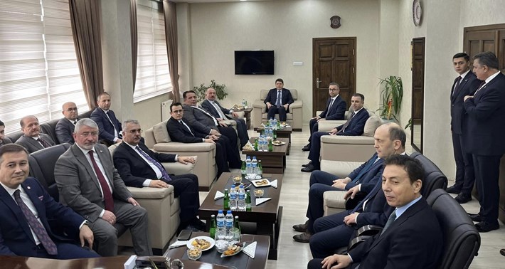 Bakan Yılmaz Tunç, Çorum Adliye Sarayı ve Baro Başkanlığını ziyaret etti (3)