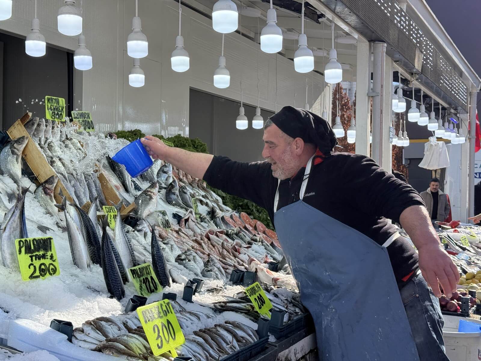 Balıkçı esnafı yeni yerinden memnun (1)