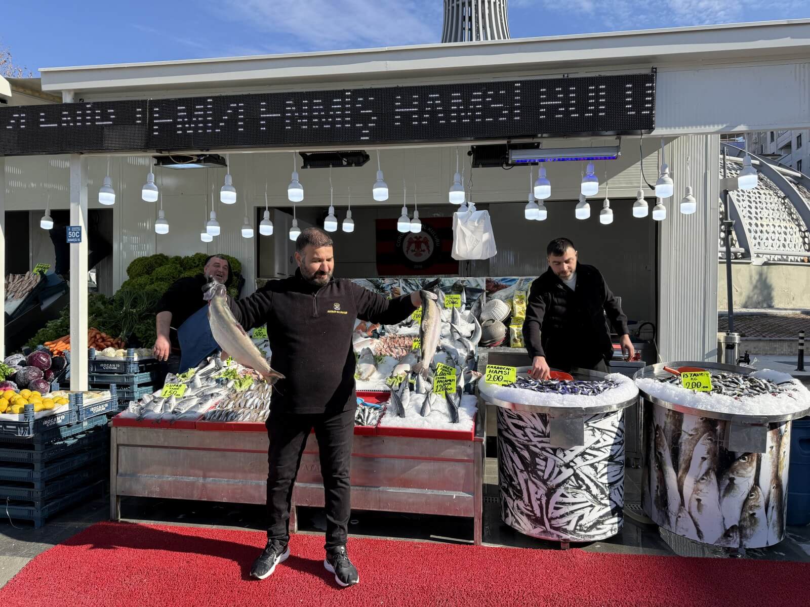 Balıkçı esnafı yeni yerinden memnun (2)