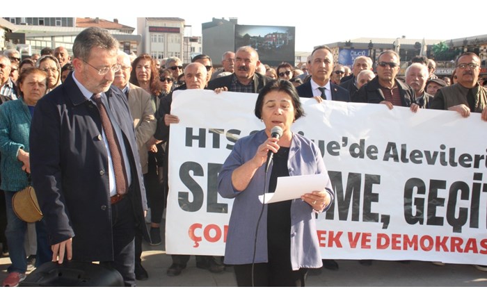 Basın açıklamasını Çorum Alevi Kültür Merkezi Derneği Başkanı Yıldız Şahin yaptı (1)