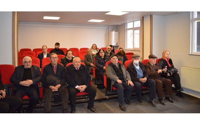 Basın toplantısına bazı parti yöneticileri ve üyeler de katıldı (2)