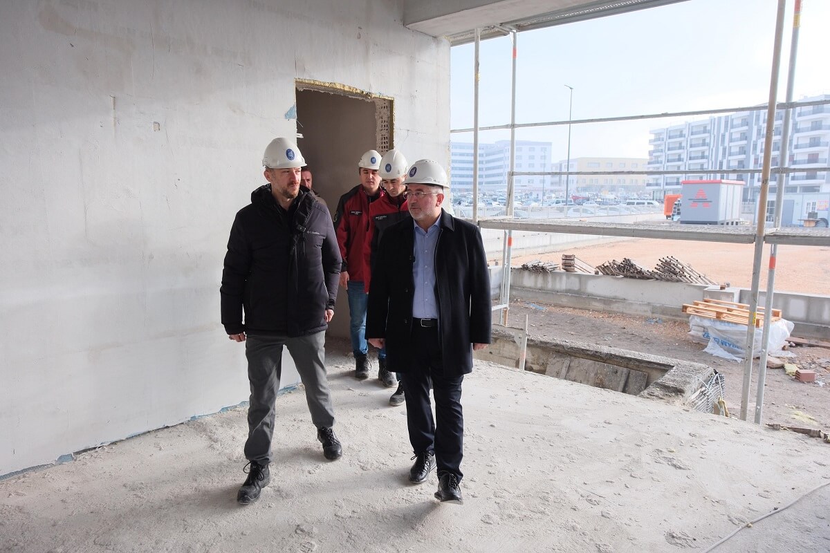 Belediye Başkanı Dr. Halil İbrahim Aşgın, inşaat çalışmalarını inceledi