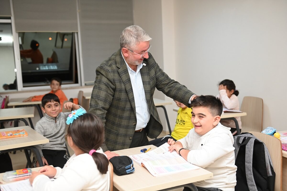 Belediye Başkanı Halil İbrahim Aşgın, kursları yakından takip etti