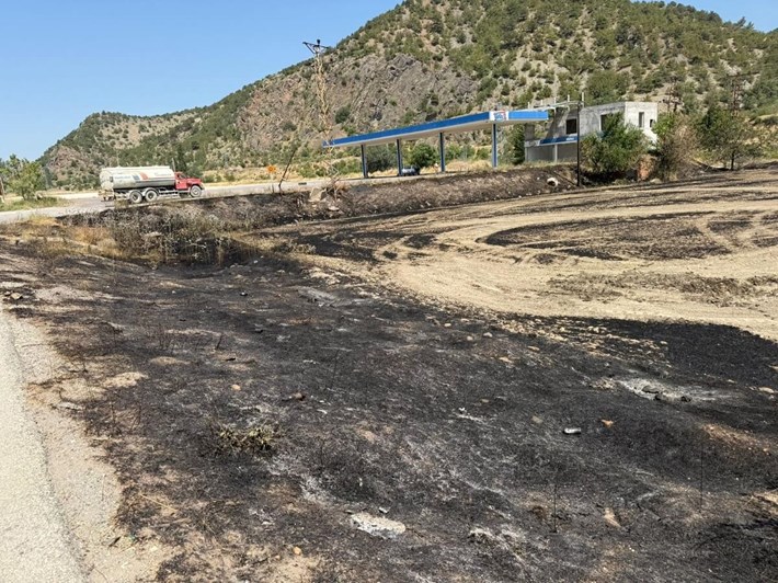 Benzin istasyonu yanında bulunan trafonun patlaması neticesinde yangın çıktı