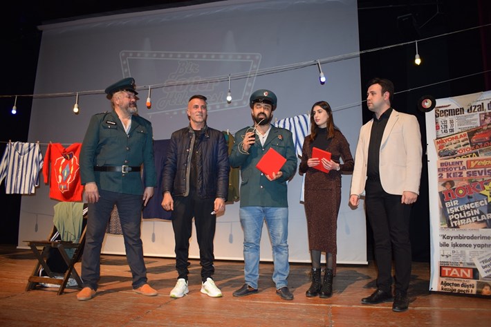 Beyaz Han Otel adına Alper Borhan ile Nurlar Köşk Kebap Salonu yetkilisi İbrahim Tığlı’ya plaket