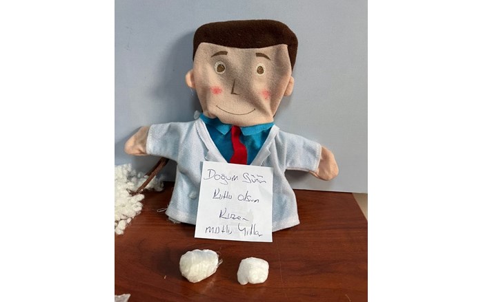 Bez bebek içerisine gizlenmiş uyuşturucu madde ele geçirildi