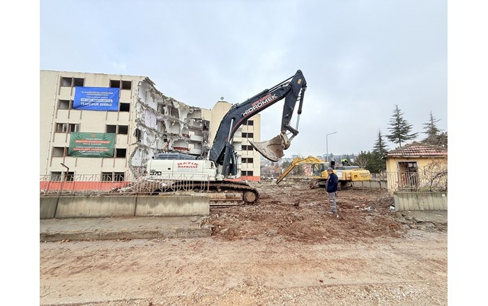 Binevler'de kentsel dönüşüm çalışmaları başladı (1)