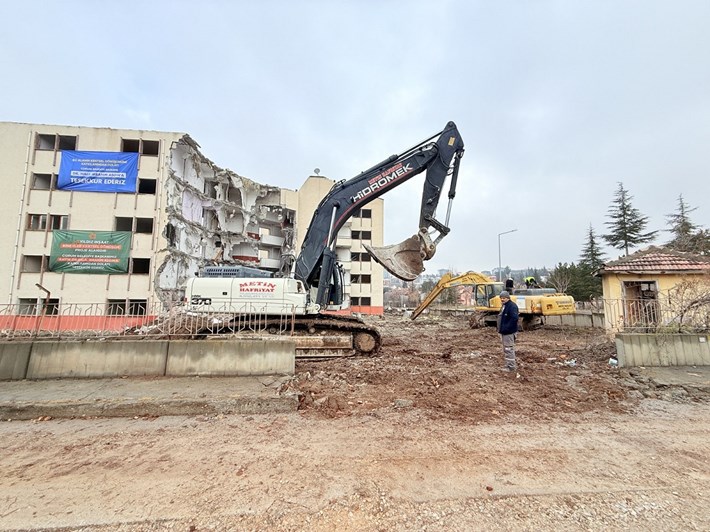 Binevler'de kentsel dönüşüm çalışmaları başladı (1)