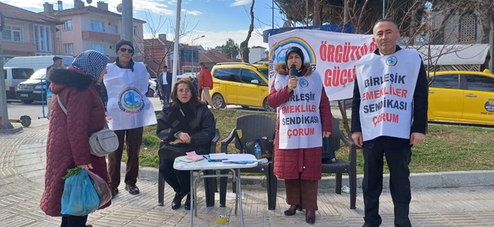 Birleşik Emekliler Sendikası Çorum'da stant açarak üye kaydı yaptı (3)