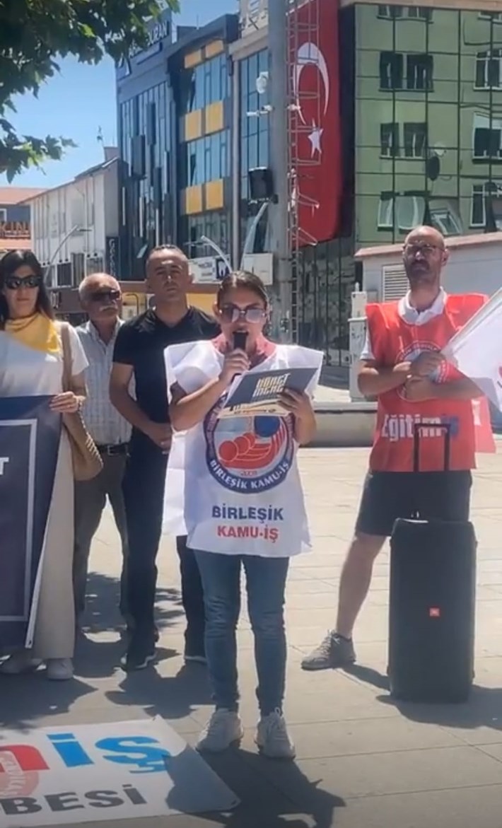 Birleşik Kamu İş, hükümetin kamu emekçilerine sunduğu zam teklifini “sefalet ücreti” olarak nitelendirerek insanca ücret talebiyle meydanlara çıktı (3)