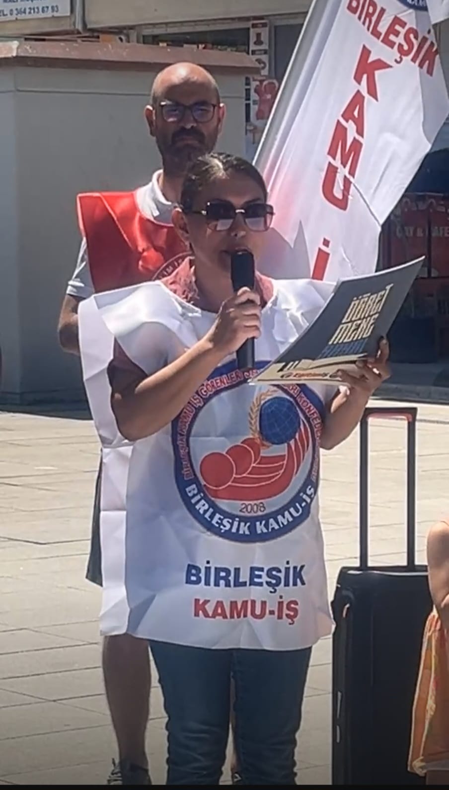 Birleşik Kamu İş, hükümetin kamu emekçilerine sunduğu zam teklifini “sefalet ücreti” olarak nitelendirerek insanca ücret talebiyle meydanlara çıktı (4)